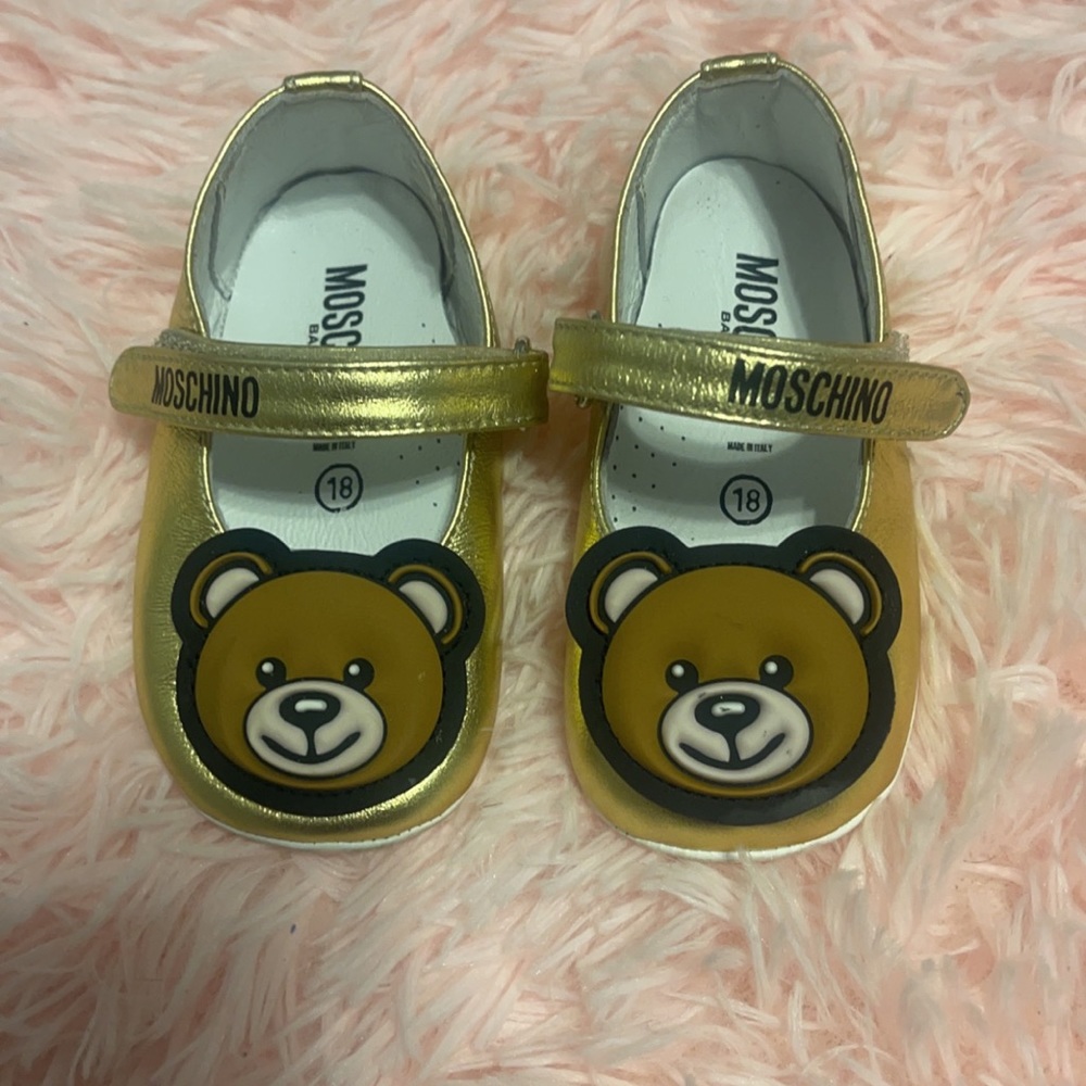 Moschino Baby
Baby Girls Gold Leather Logo Shoes